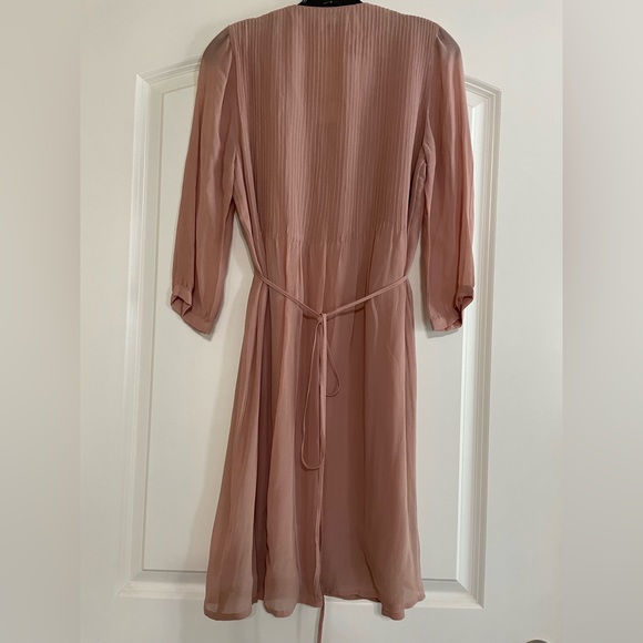 French Connection STUNNING Pink Dress w/ Deep Silver Sequined deep V neck, SZ 6 - Picture 9 of 16